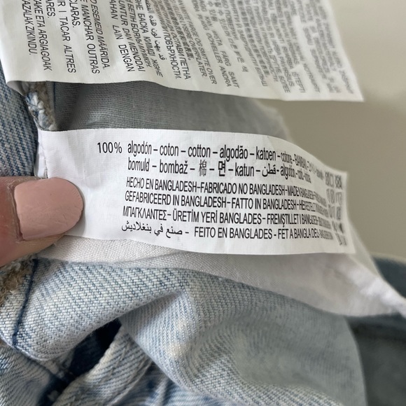 ZARA Acid Light Wash Super High Rise Distressed Hem Denim Shorts Size 0 - Picture 11 of 11